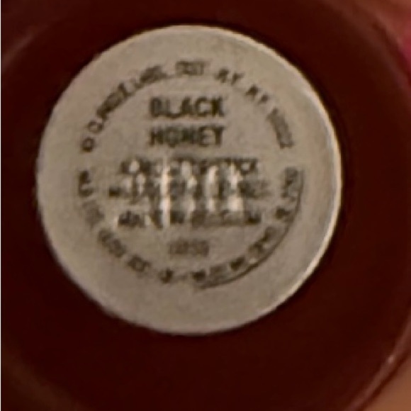 Clinique Rich Plum Lipstick - Picture 1 of 3